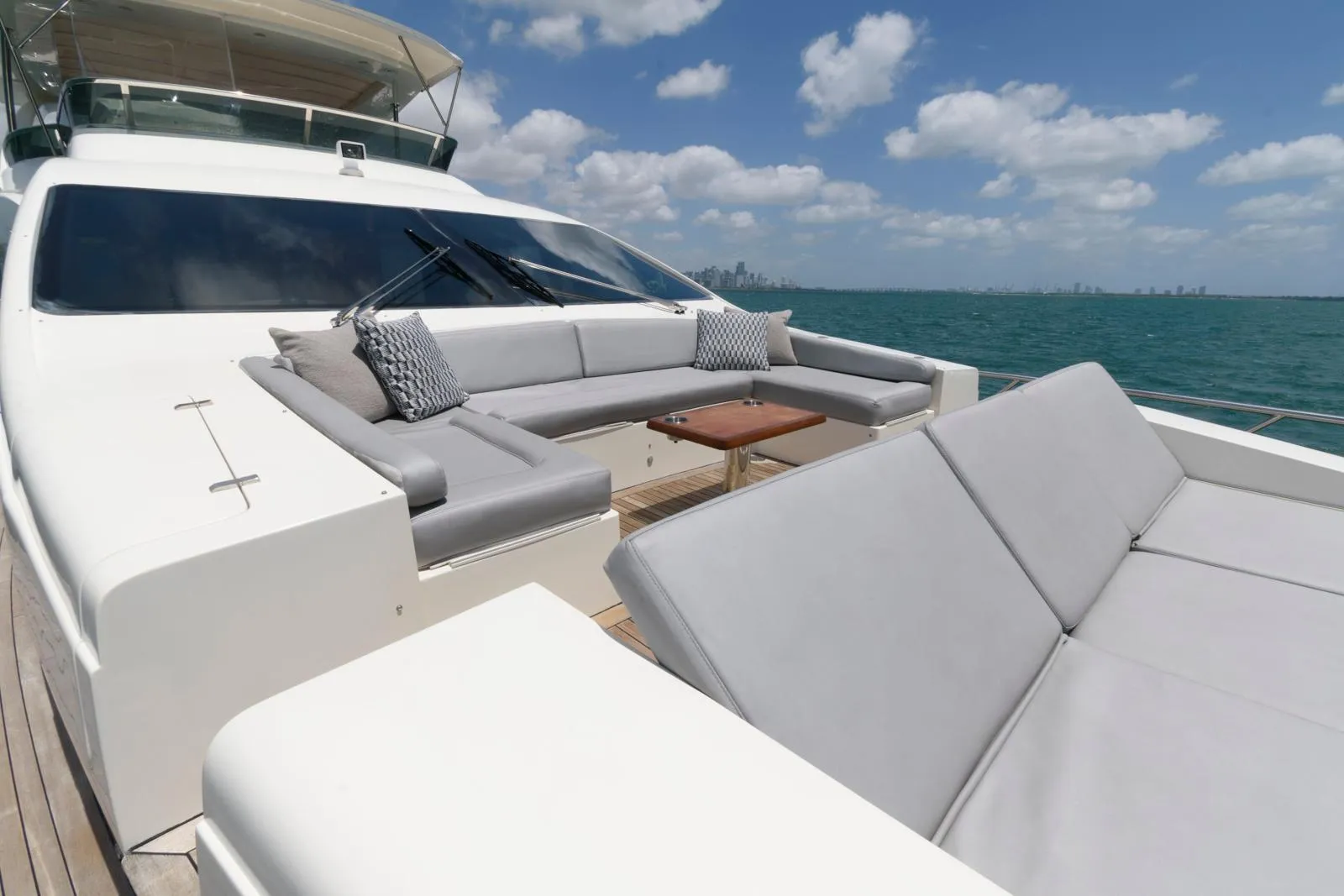 2013 Azimut Yachts 84 Flybridge – photo 24