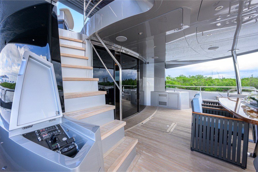 Sunseeker 86 Yacht – photo 11
