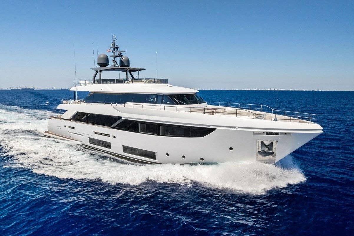 2022 Custom Line Navetta 33 for sale in Dania Beach