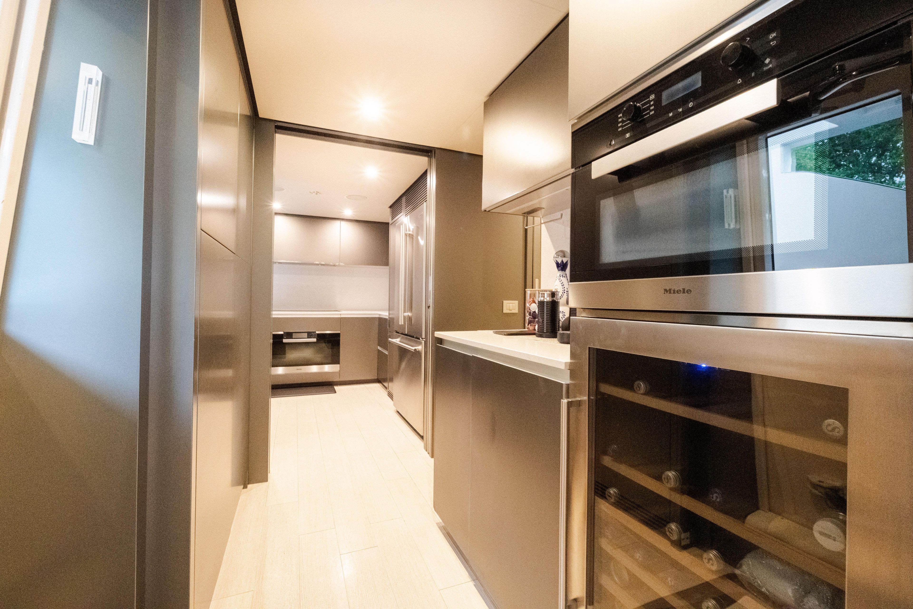 2018 Custom Line Navetta 33 – photo 52