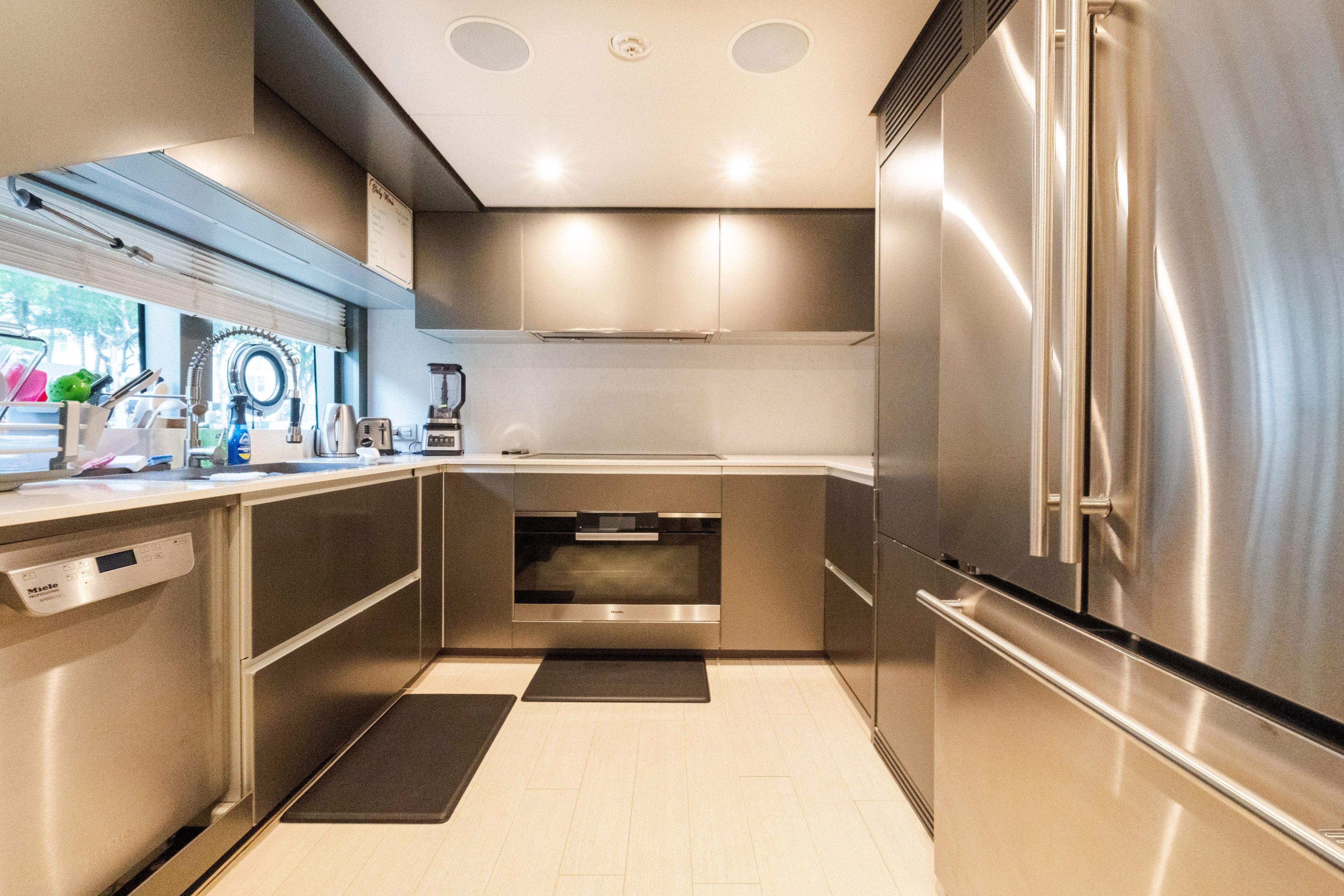 2018 Custom Line Navetta 33 – photo 51