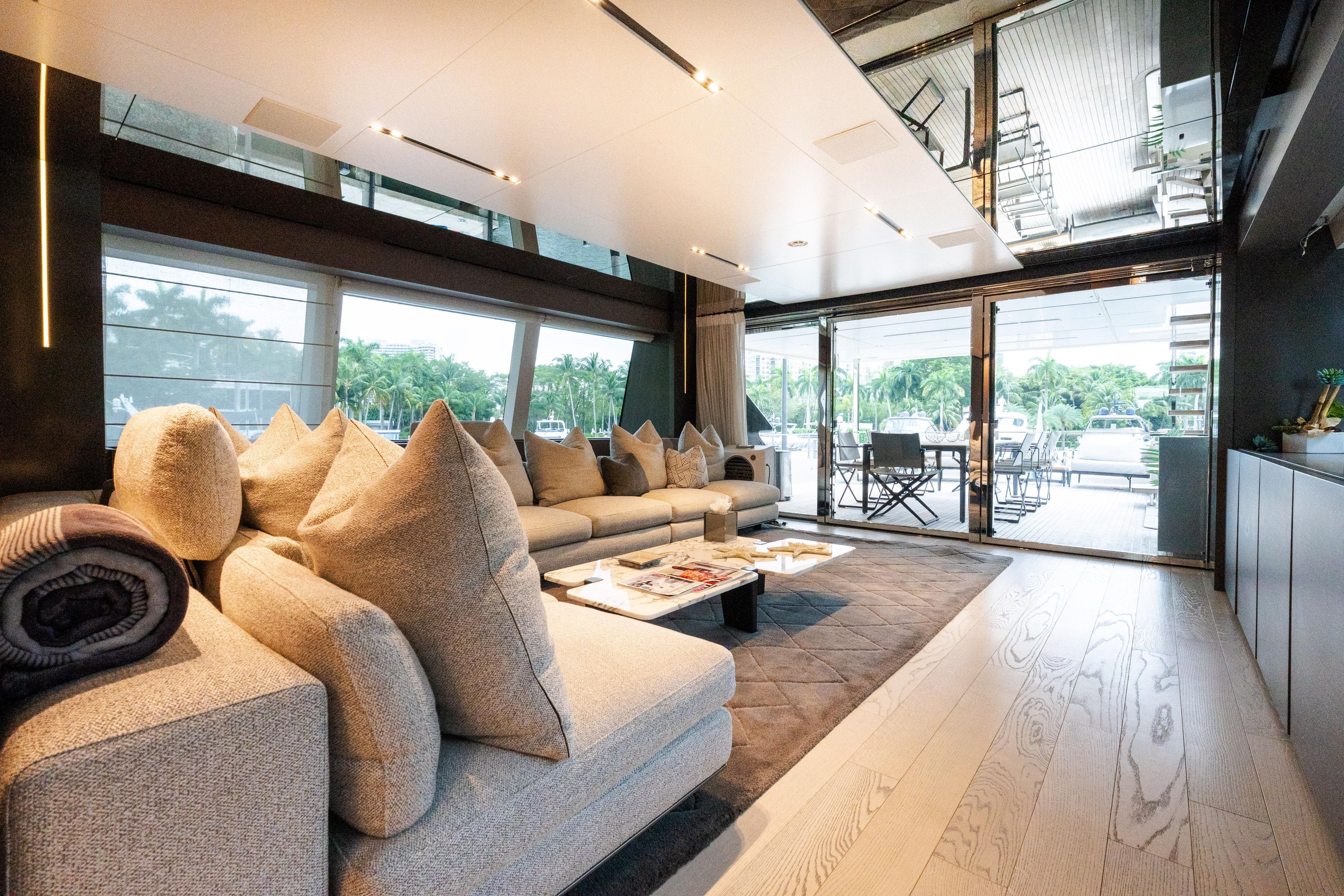2018 Custom Line Navetta 33 – photo 56