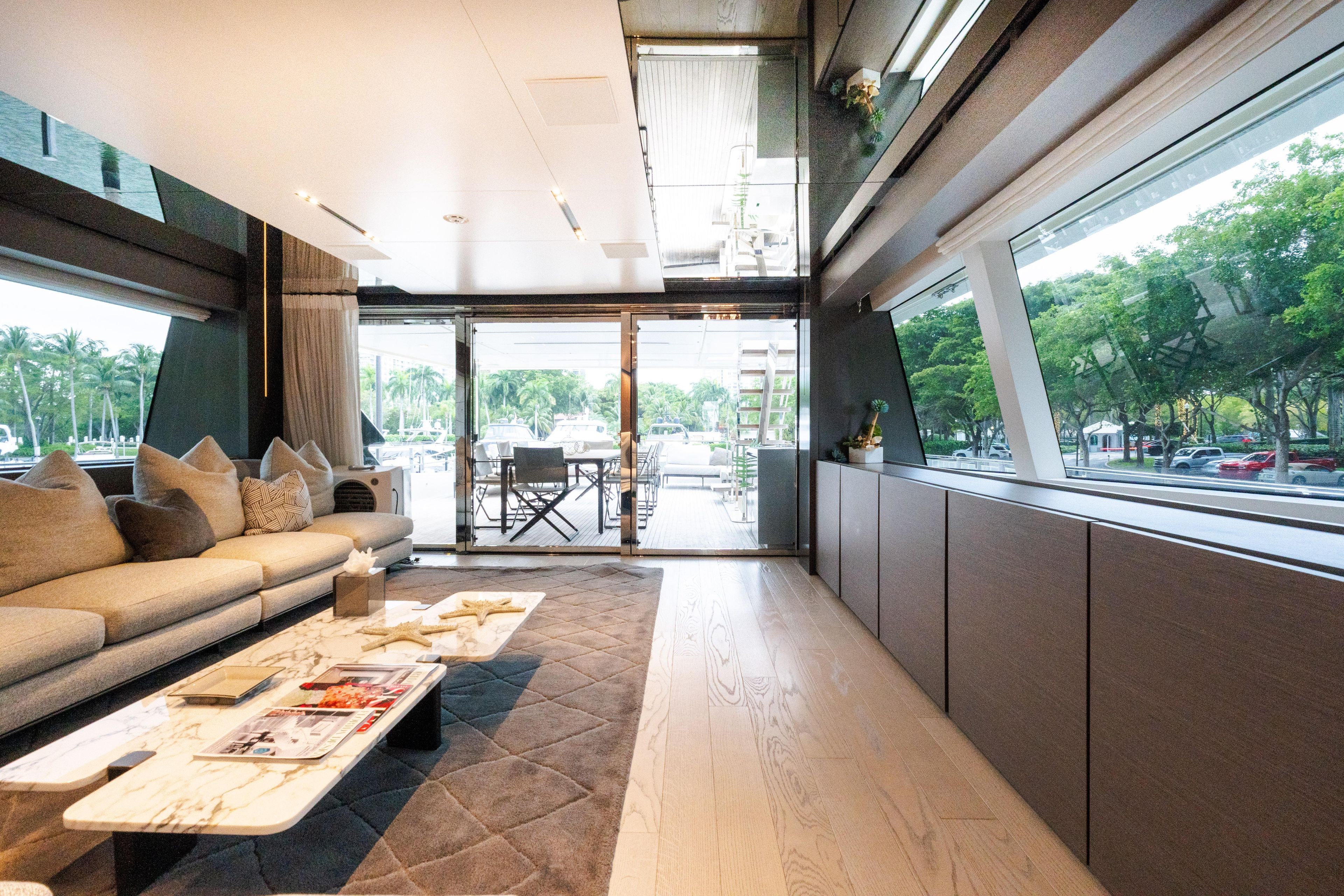 2018 Custom Line Navetta 33 – photo 57