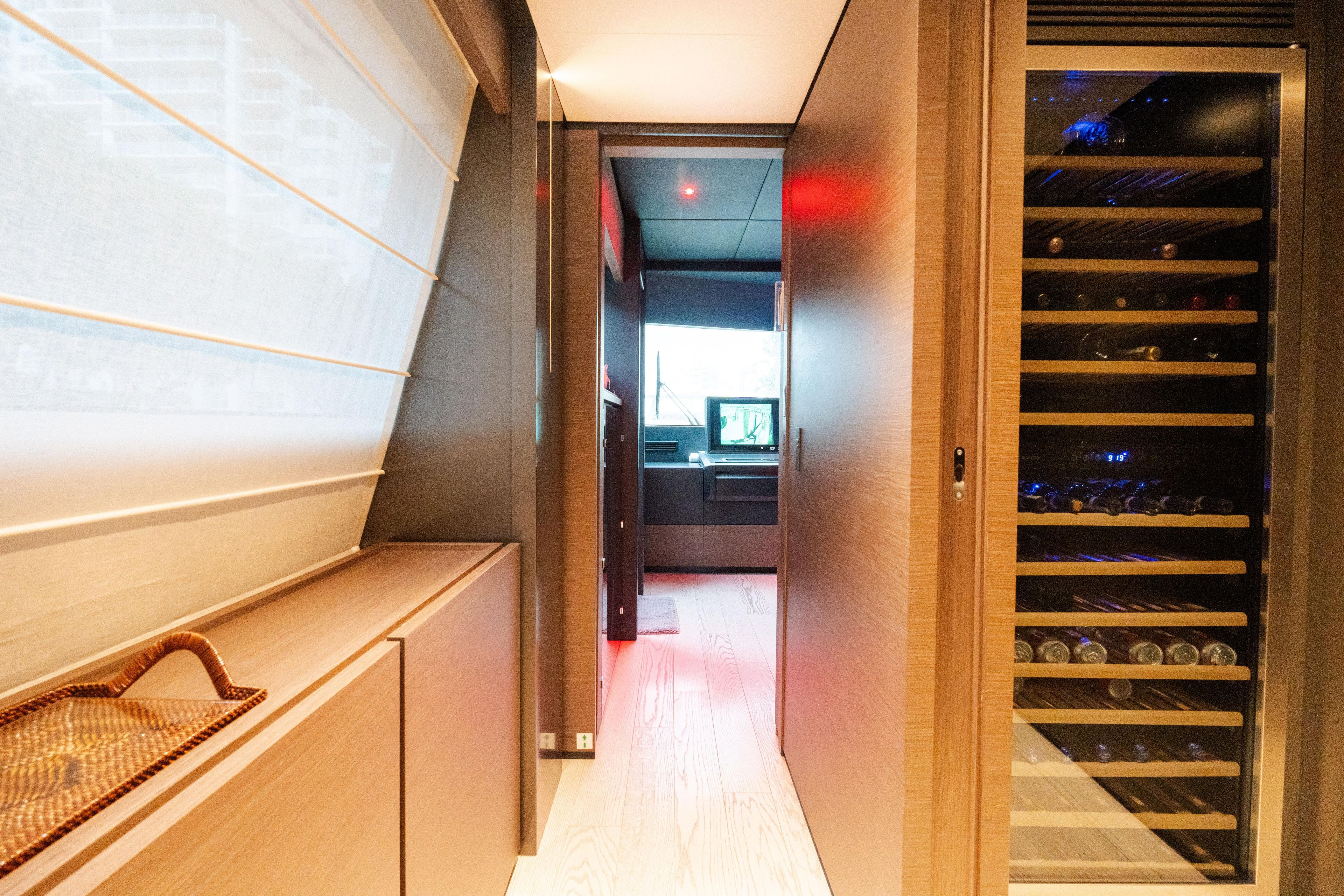 2018 Custom Line Navetta 33 – photo 60