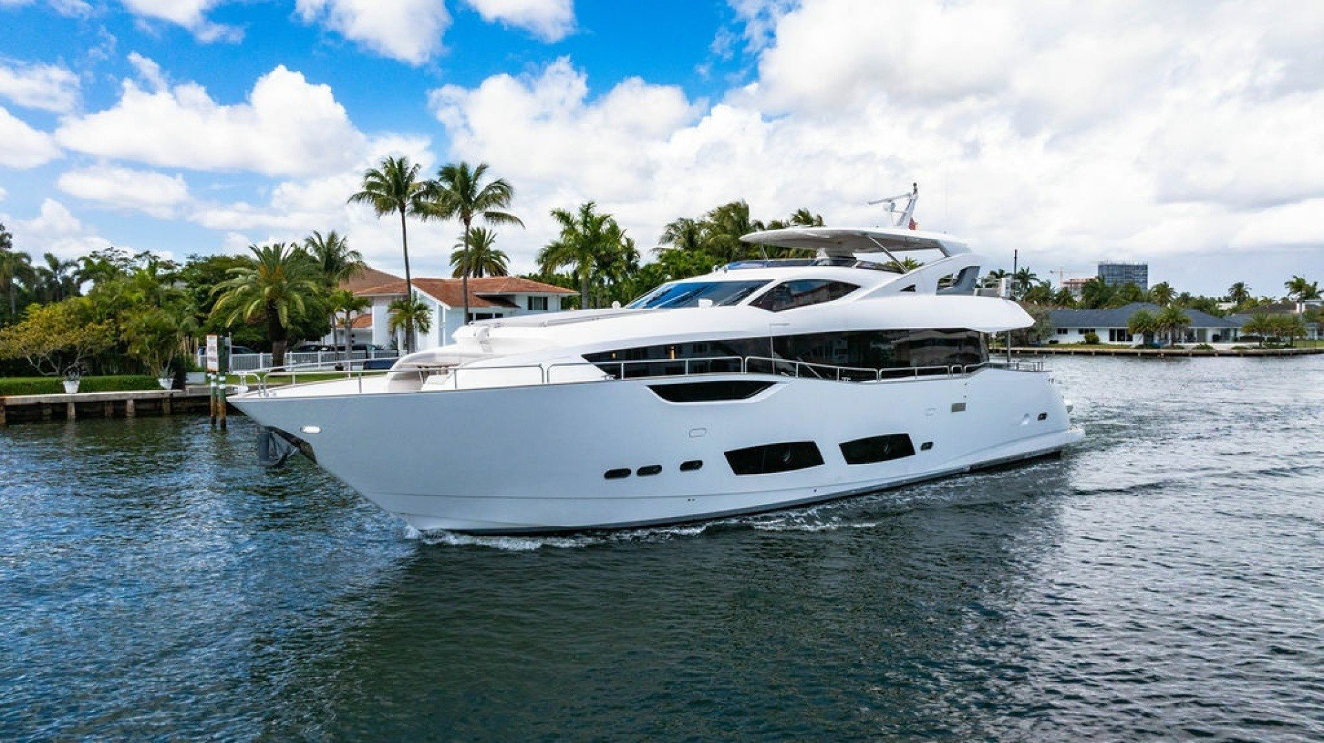 2019 Sunseeker 95 Yacht for sale in Miami