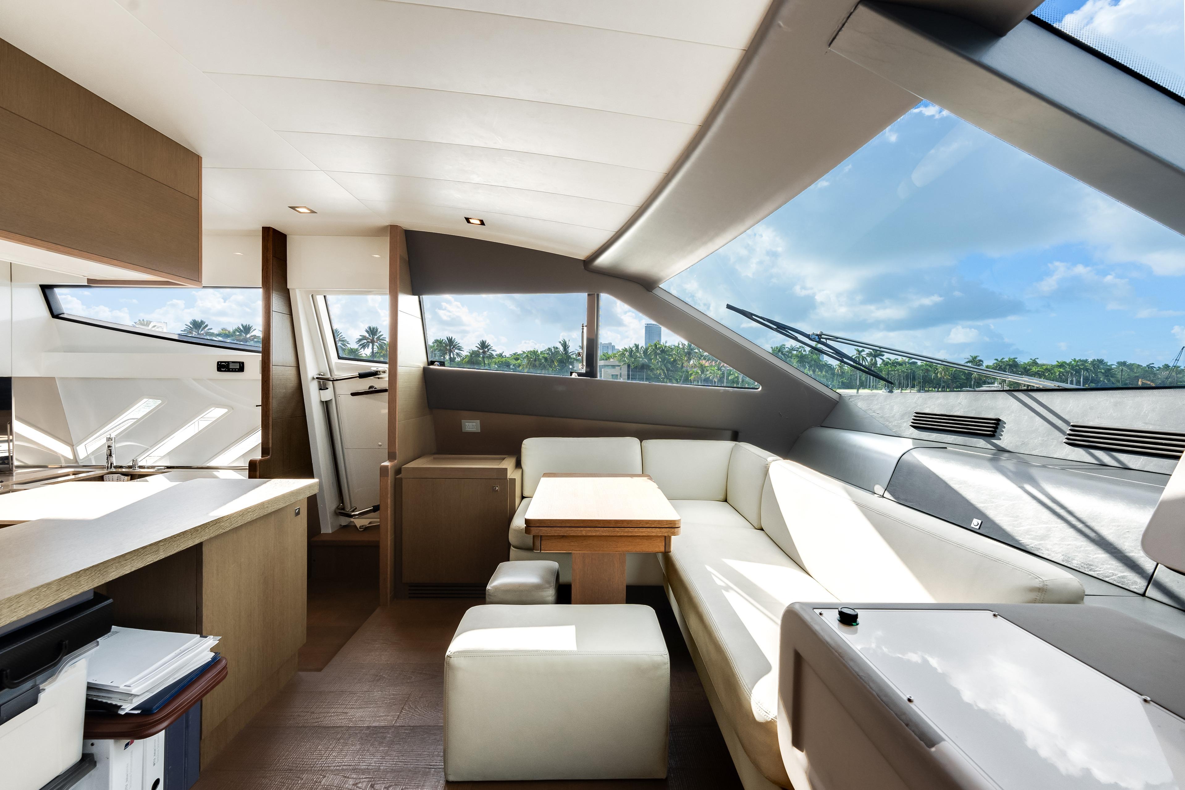 2014 Ferretti 870 – photo 18