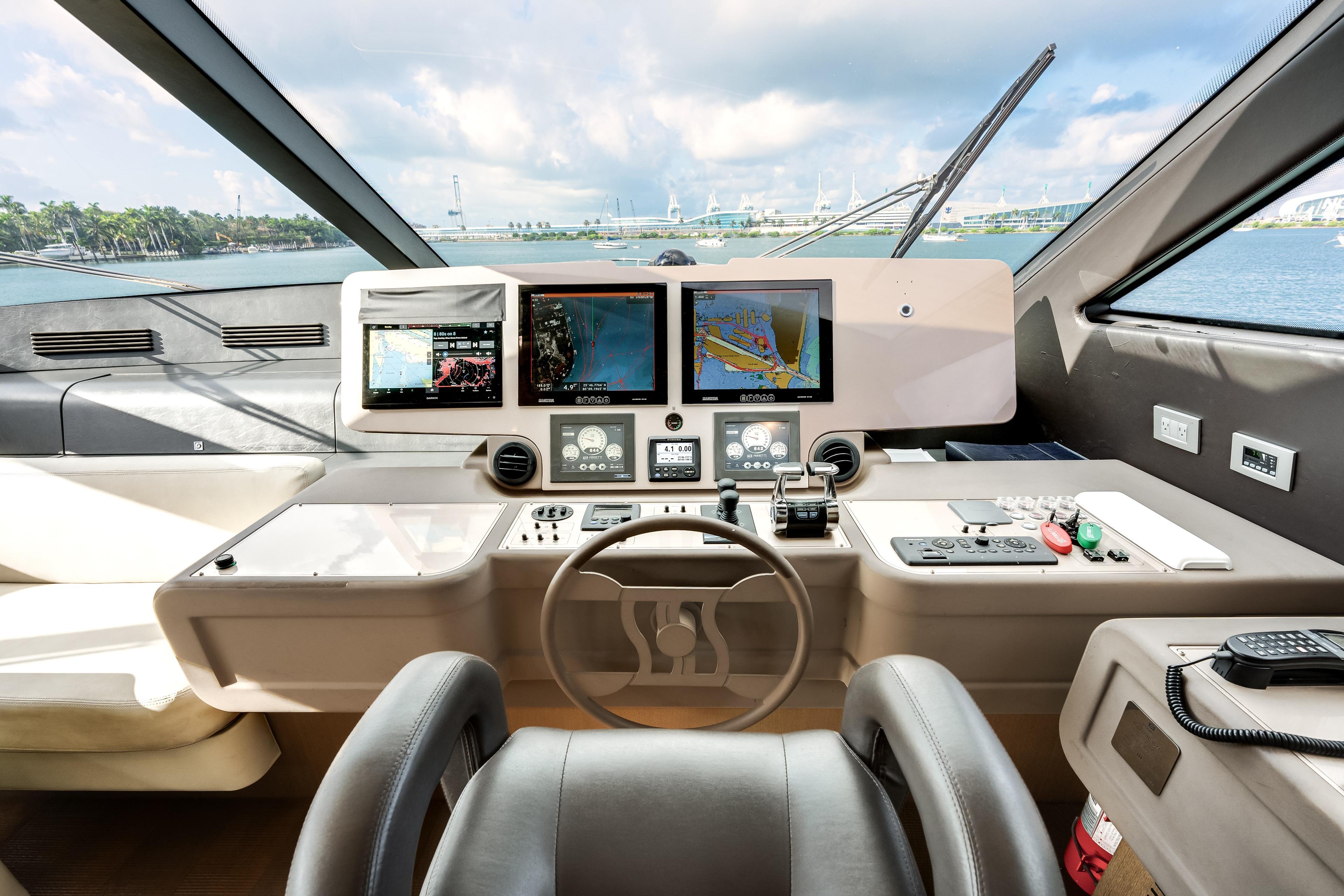 2014 Ferretti 870 – photo 19