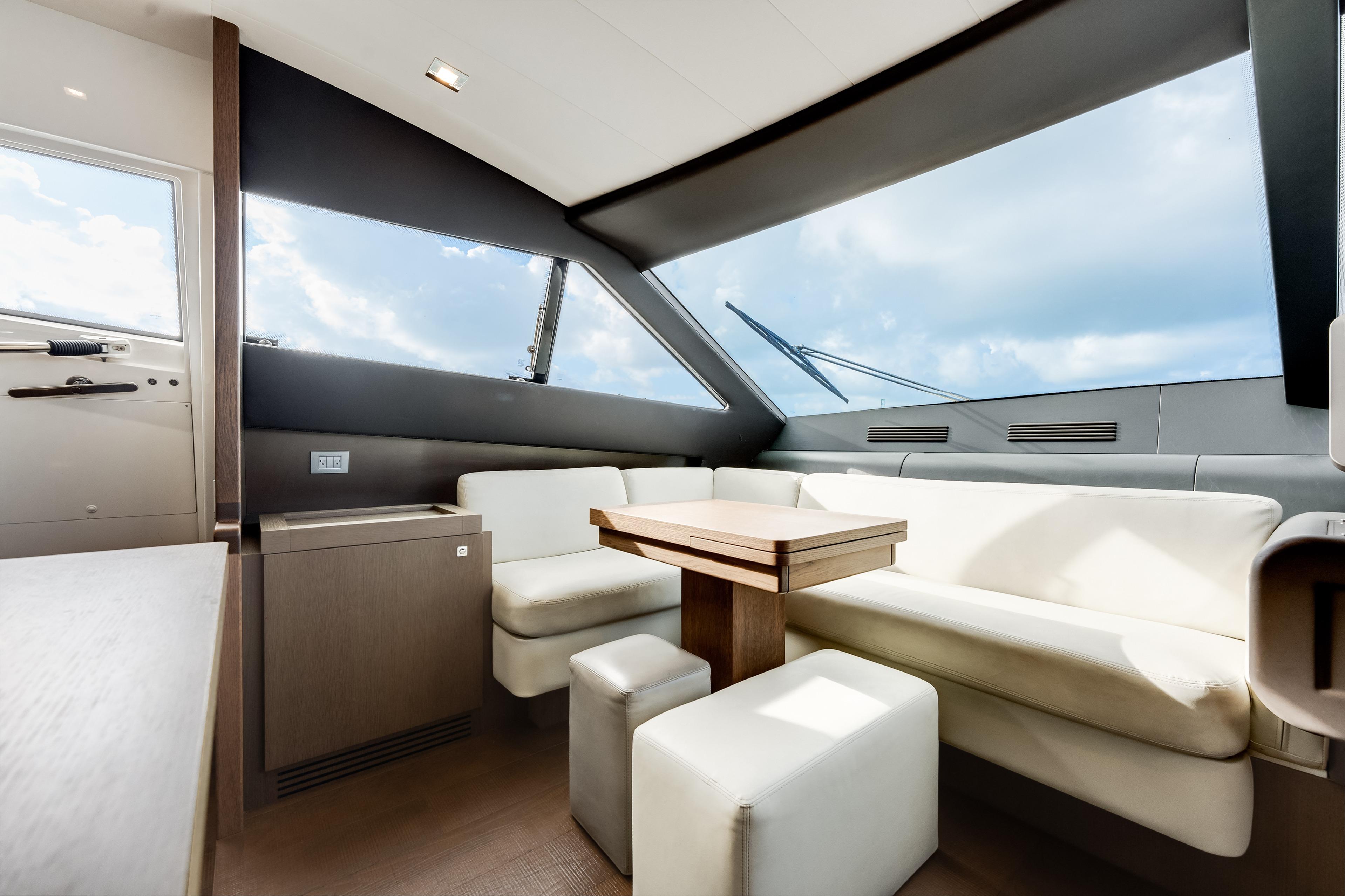 2014 Ferretti 870 – photo 22