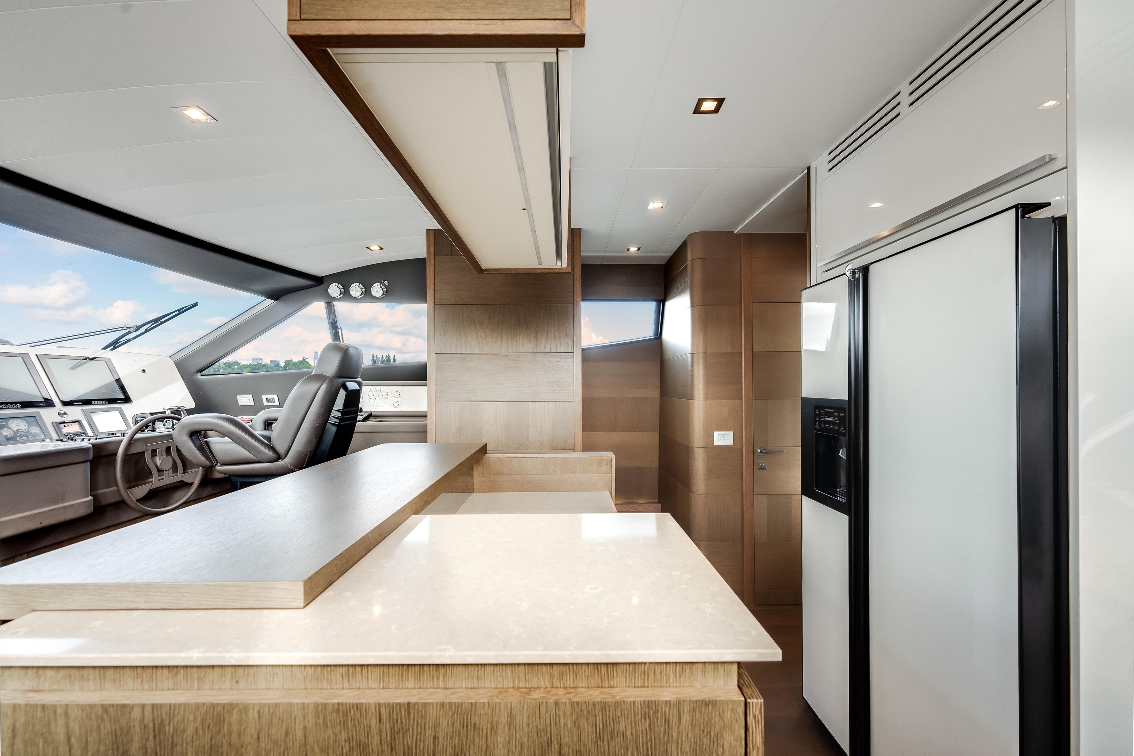 2014 Ferretti 870 – photo 23