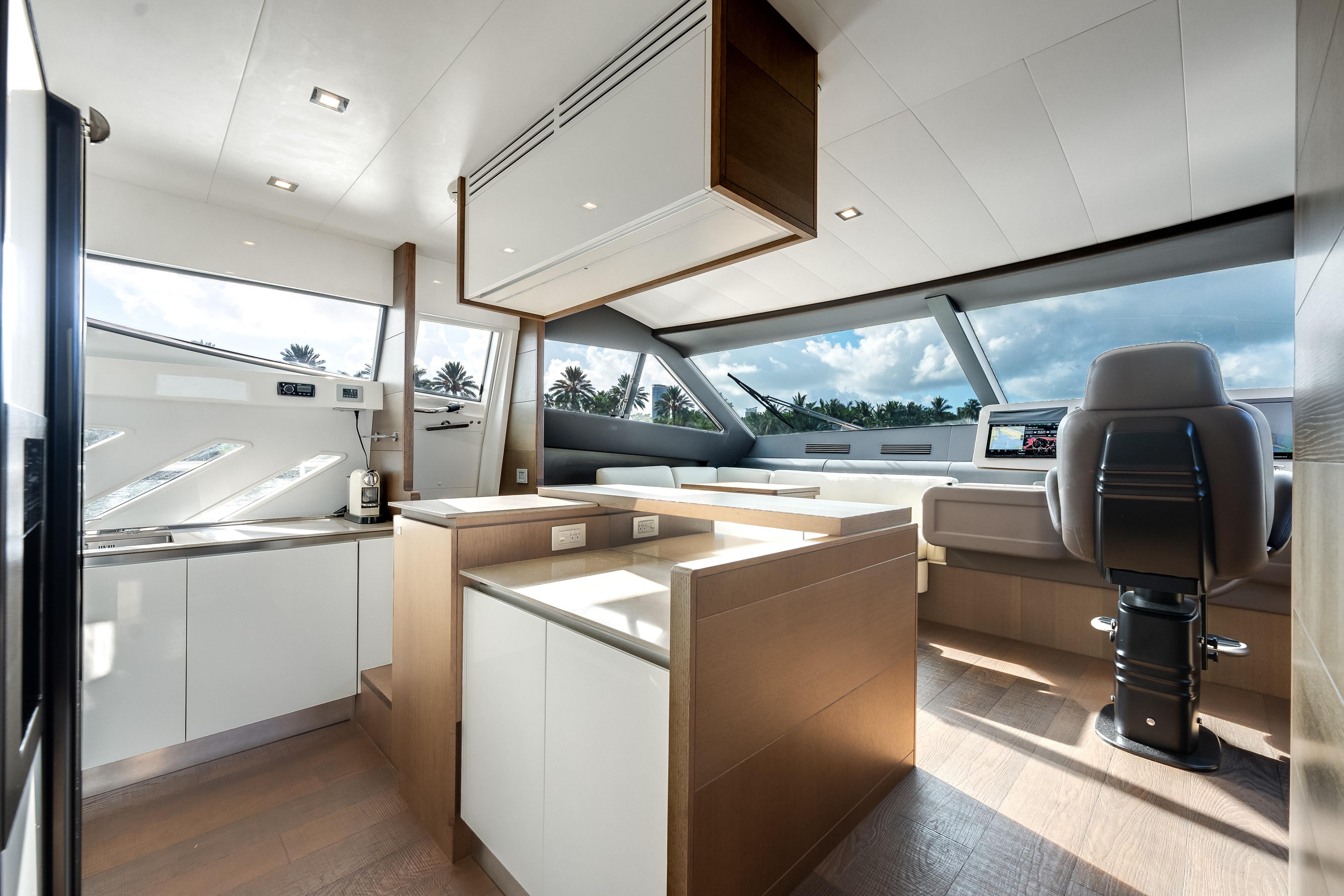 2014 Ferretti 870 – photo 26