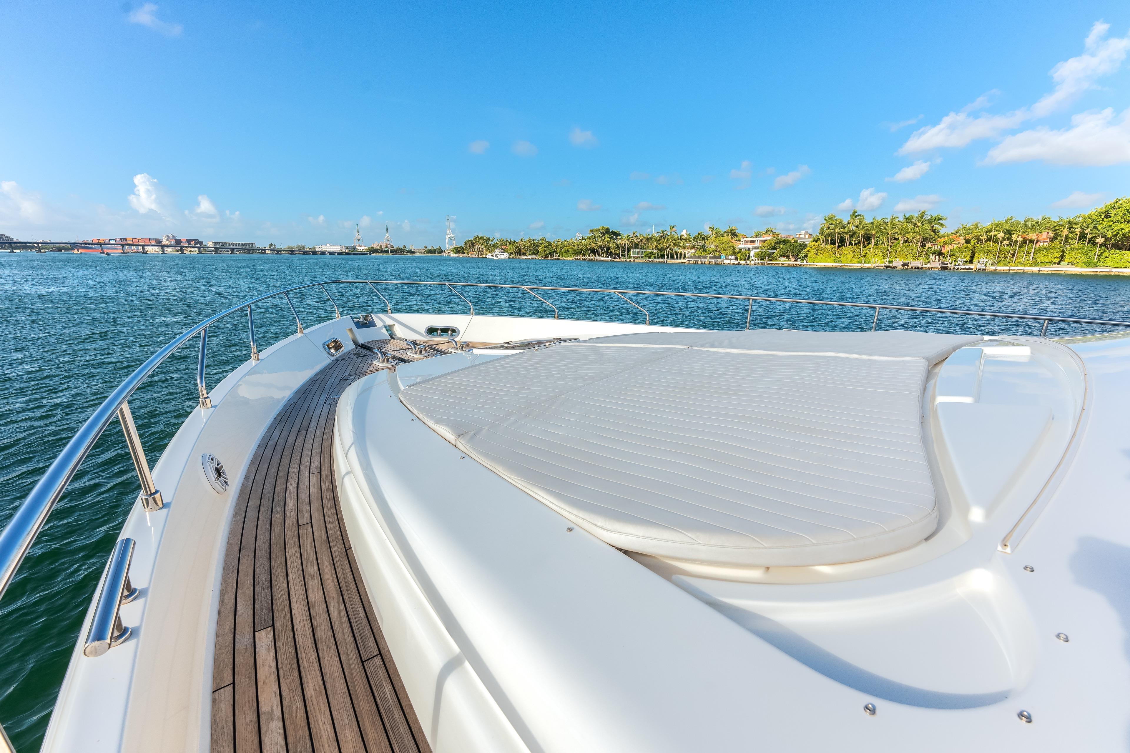 2014 Ferretti 870 – photo 38