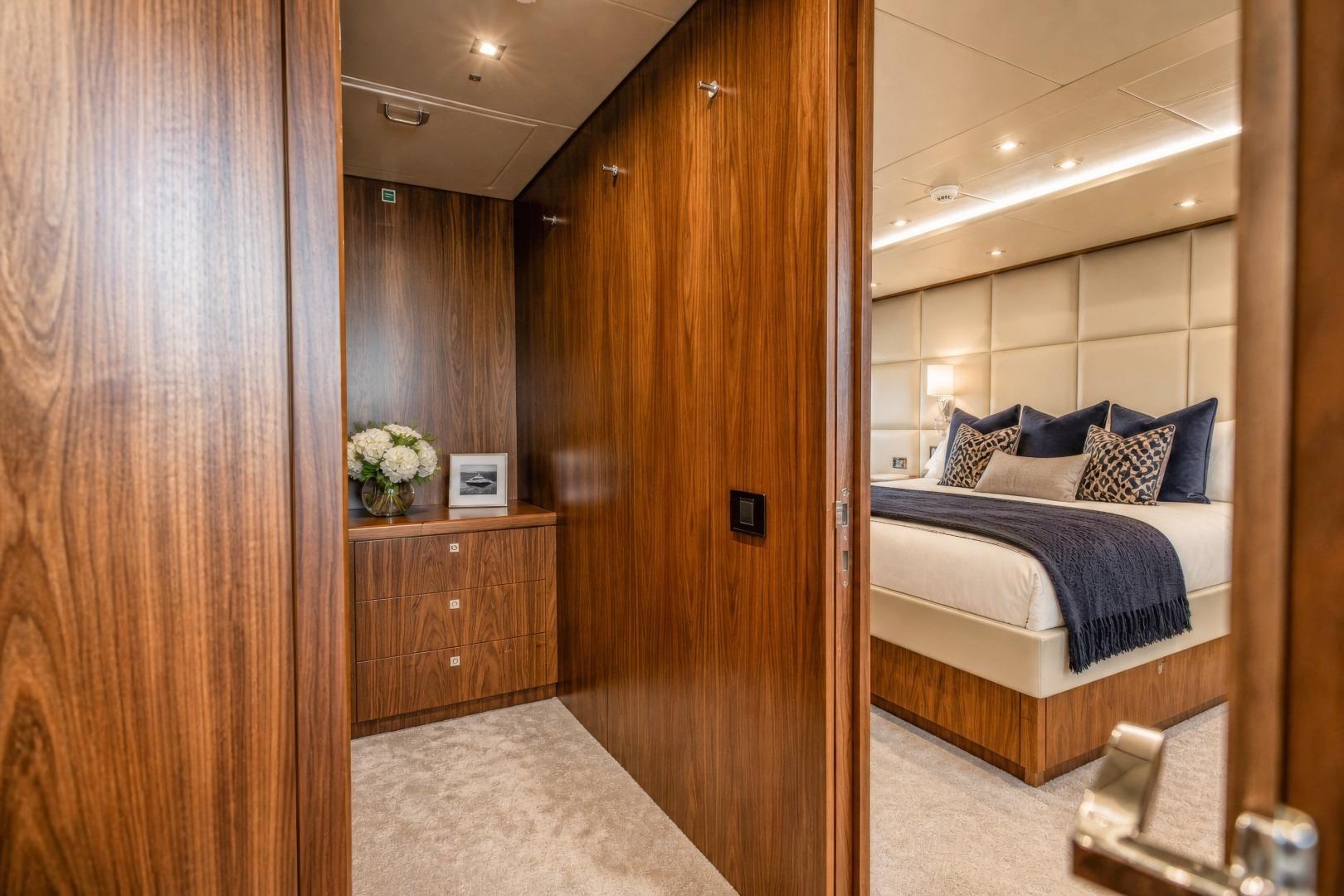 2014 Sunseeker 131 – photo 17