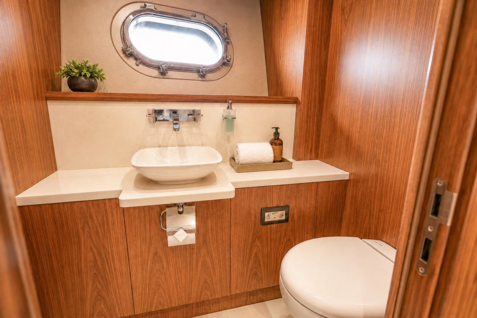 2014 Sunseeker 131 – photo 21