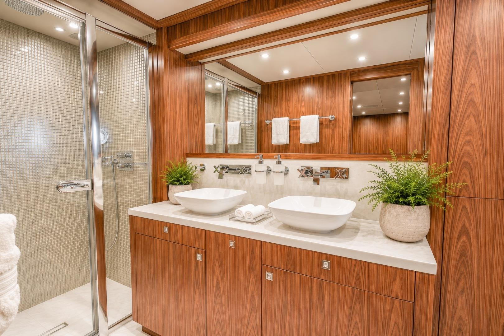 2014 Sunseeker 131 – photo 35