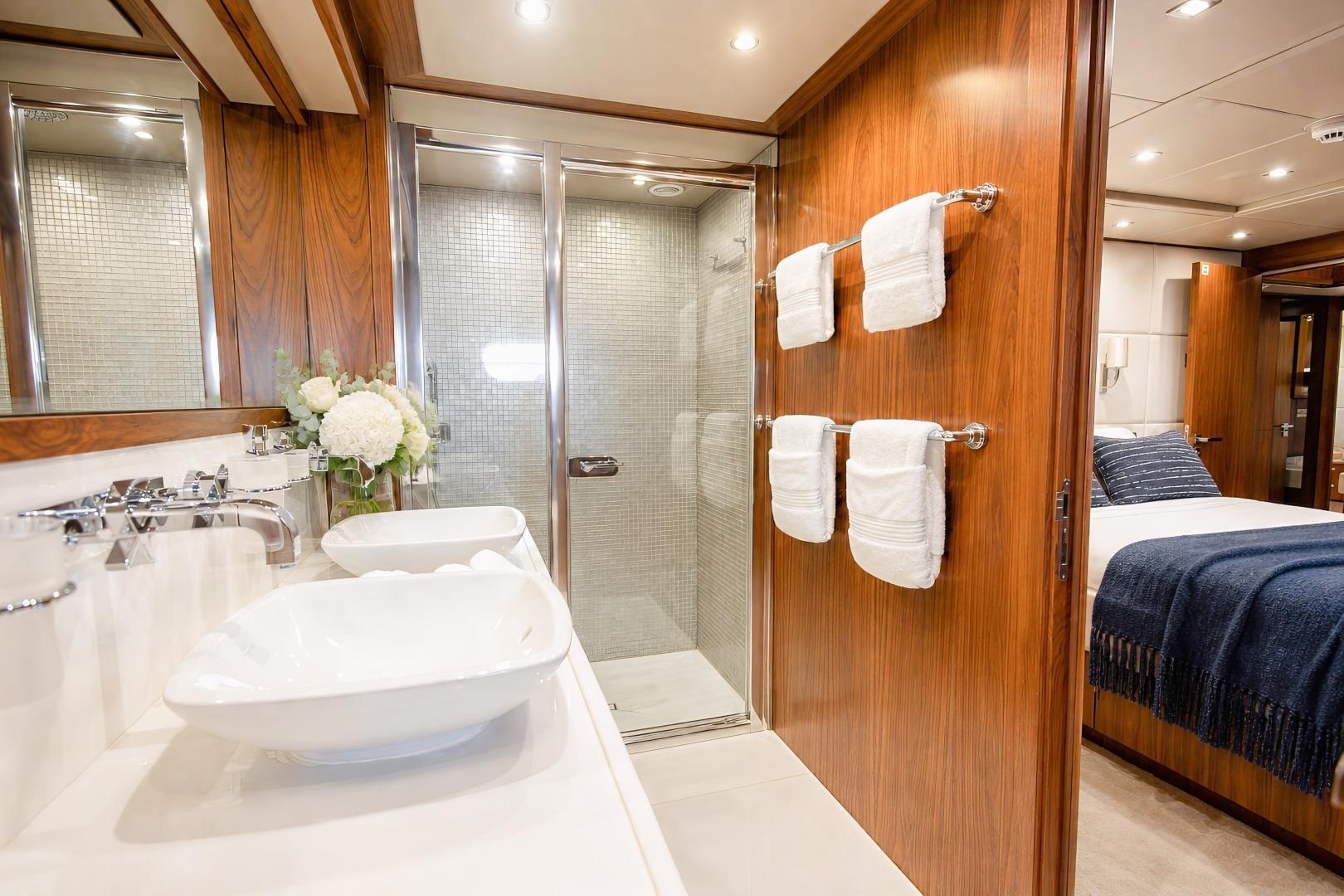 2014 Sunseeker 131 – photo 36
