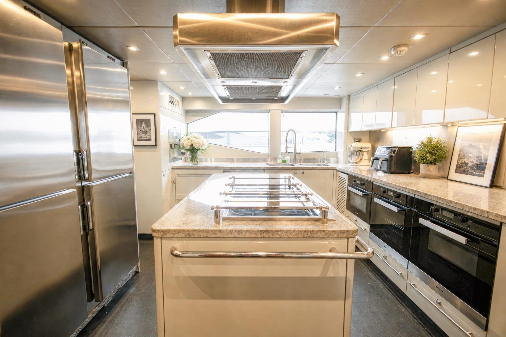 2014 Sunseeker 131 – photo 47