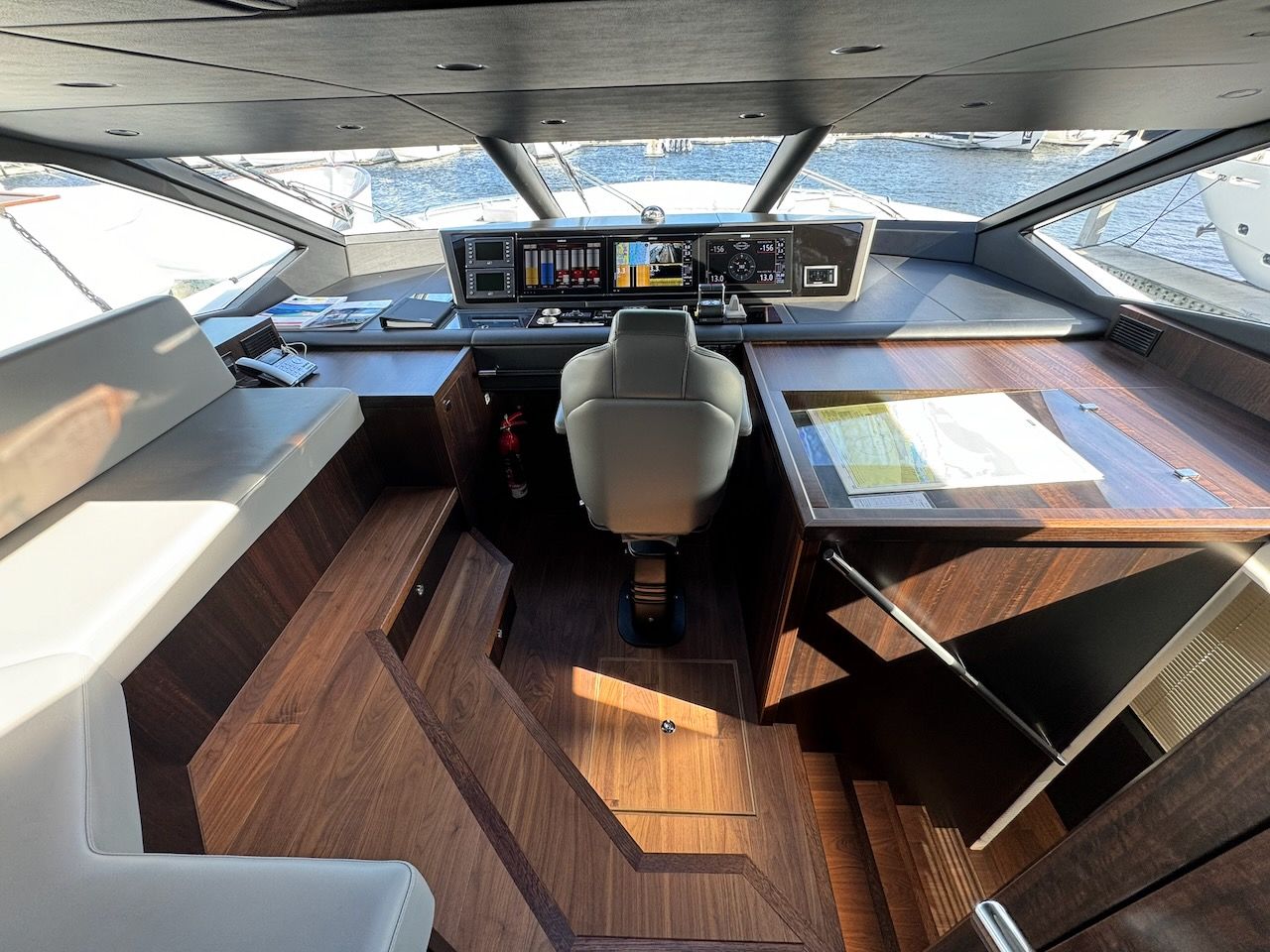 2024 Sunseeker 95 Yacht – photo 27