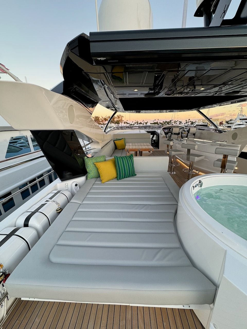 2024 Sunseeker 95 Yacht – photo 30