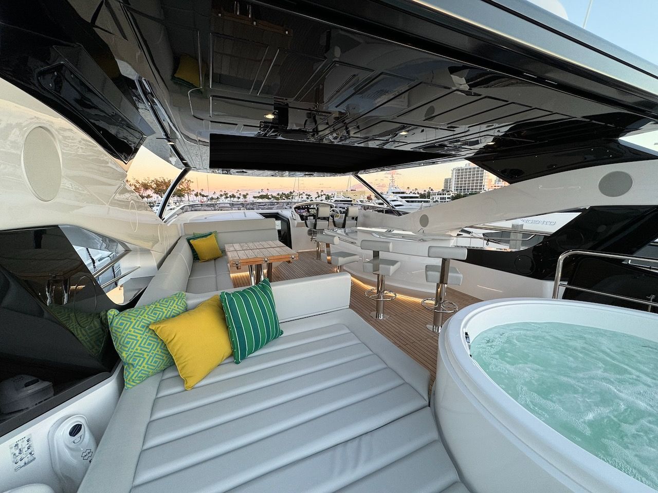 2024 Sunseeker 95 Yacht – photo 31